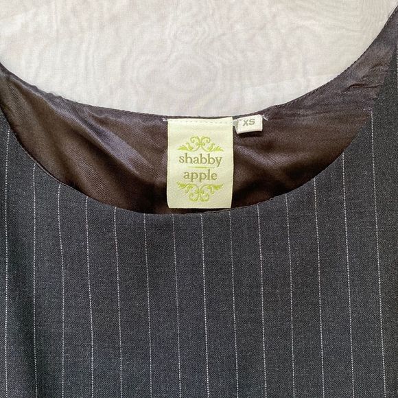 Black and white pinstripe dress - Picture 5 of 8